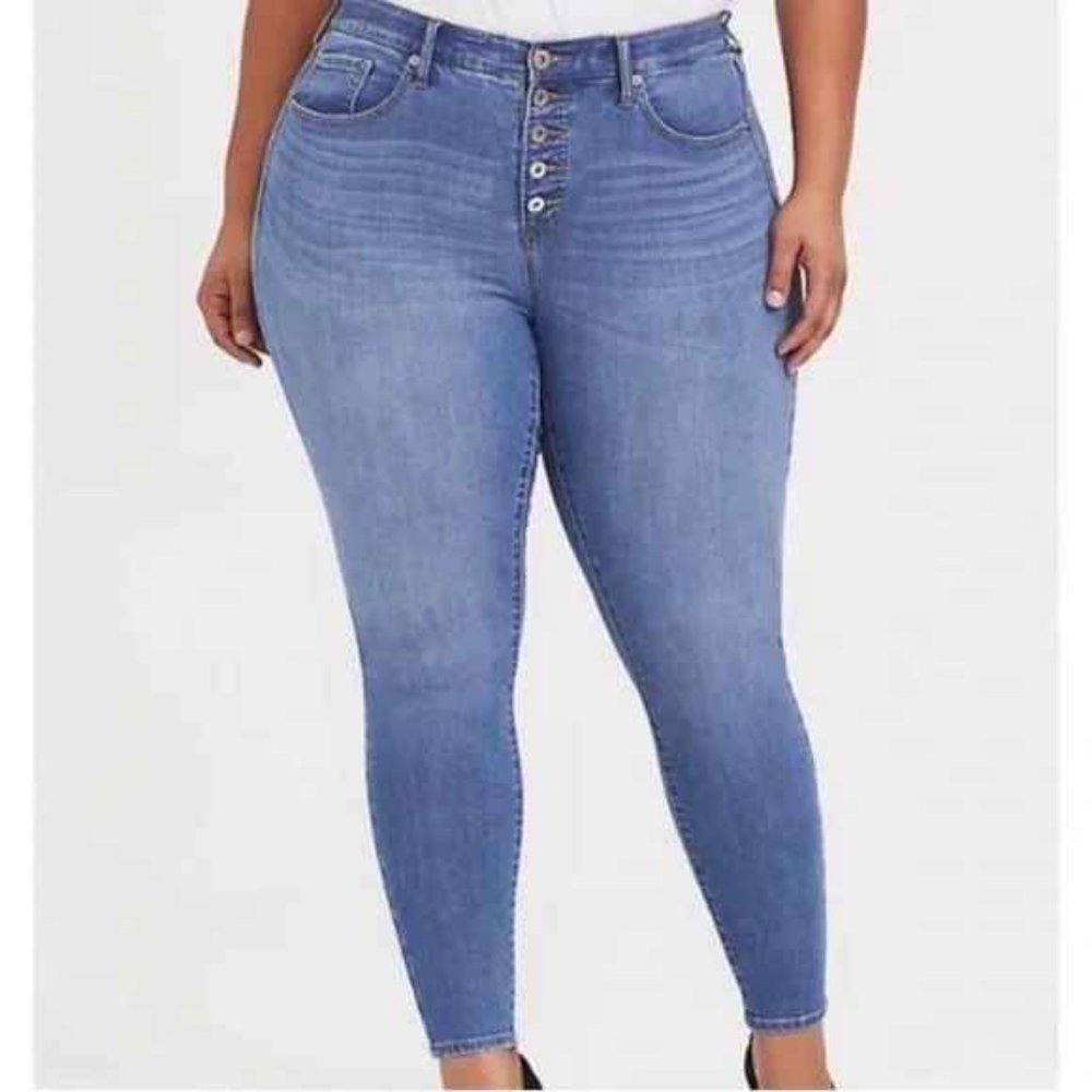 Torrid Premium Sky High Button Fly Skinny Jeans size 14R